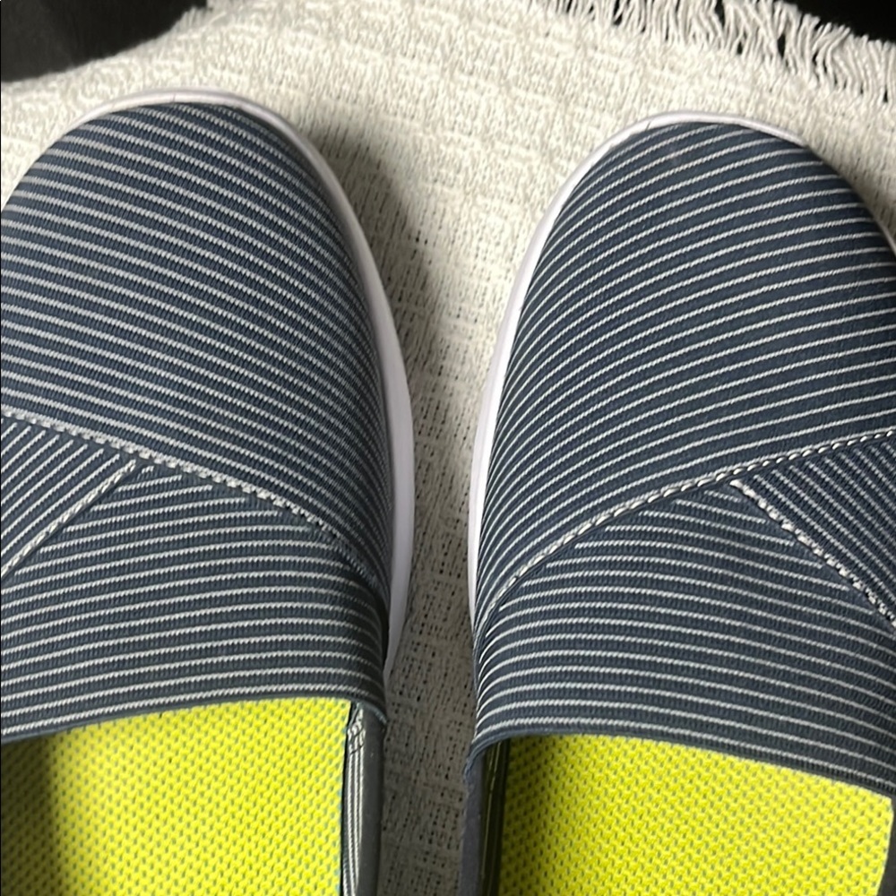L.L. Bean  Back Cove Slip-On Shoes - Blue ladies size 7 - Picture 6 of 13